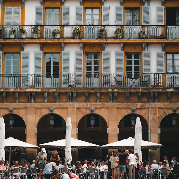 Family terraces and cafés for calm evenings in Plano